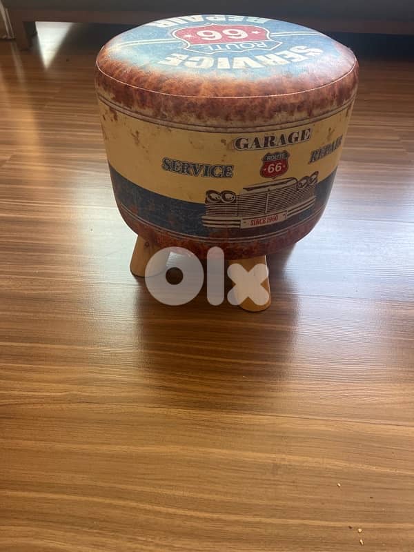 Vintage style small chair 3