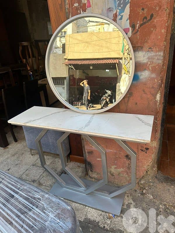 قنصول وج رخام مع مرايا كتير مرتب 1