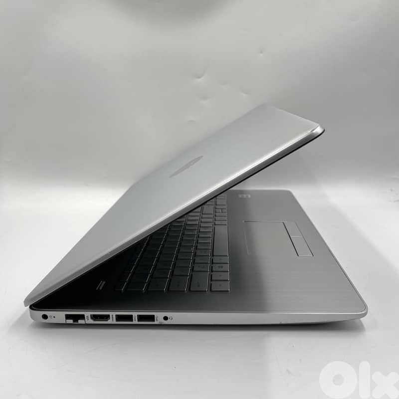 6143 Used Laptop HP 17-by2053cl 3