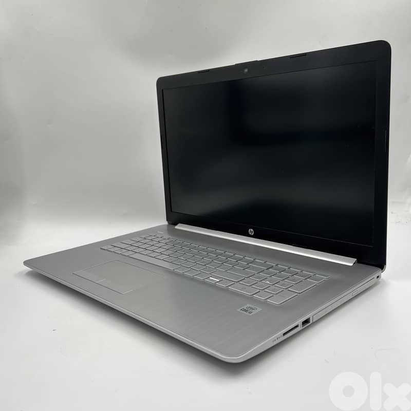 6143 Used Laptop HP 17-by2053cl 7