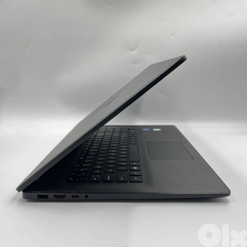 6163 Used Laptop HP 17-cn000 4