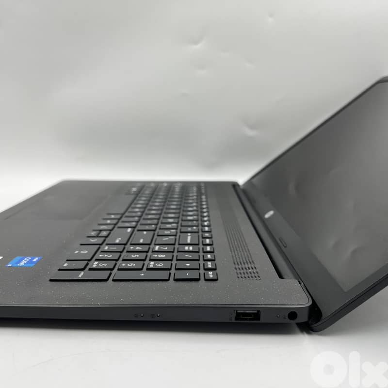 6163 Used Laptop HP 17-cn000 9