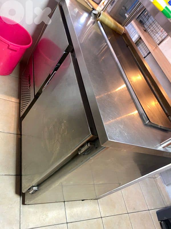 عدة مطعم كاملة للبيع 6