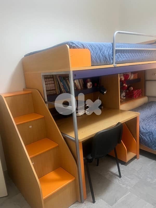 2 Beds with mattresses 4