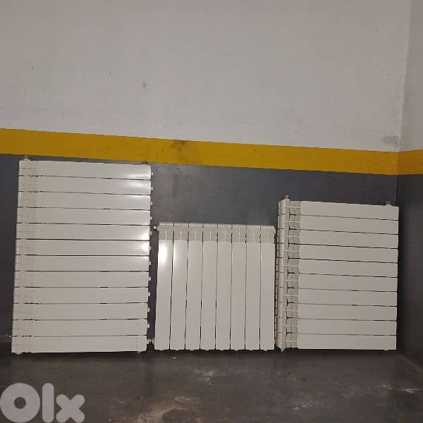 ٦ شفّاجات تدفئة + ٢ علاقة حمام – مستعملة بحالة جيدة 0