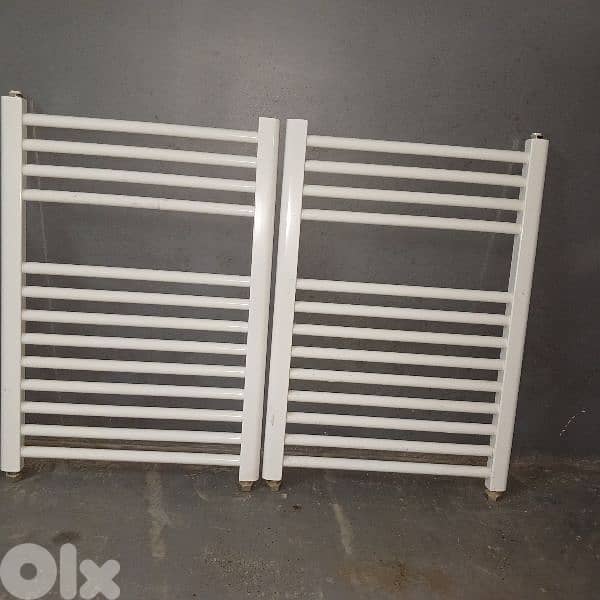 ٦ شفّاجات تدفئة + ٢ علاقة حمام – مستعملة بحالة جيدة 2