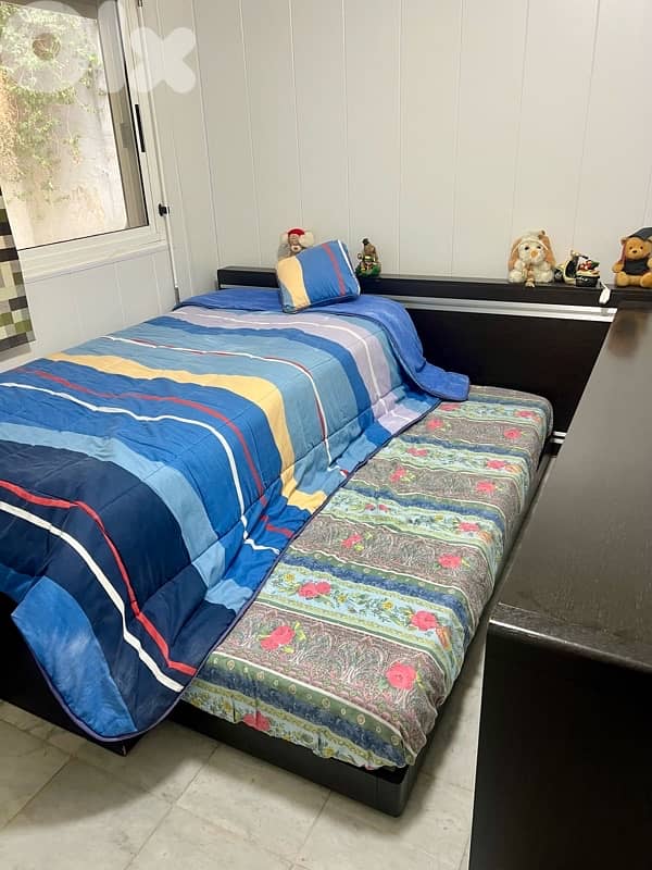 2 beds with mattresses for sale 1