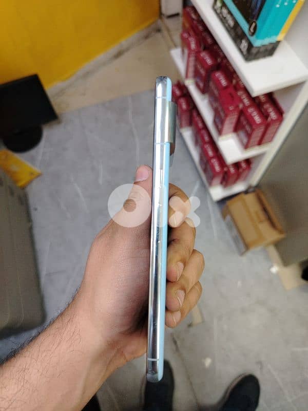 Google pixel 8 pro like new 3