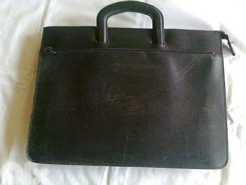 Old leather suitcase (Made in France) - Not Negotiable 0