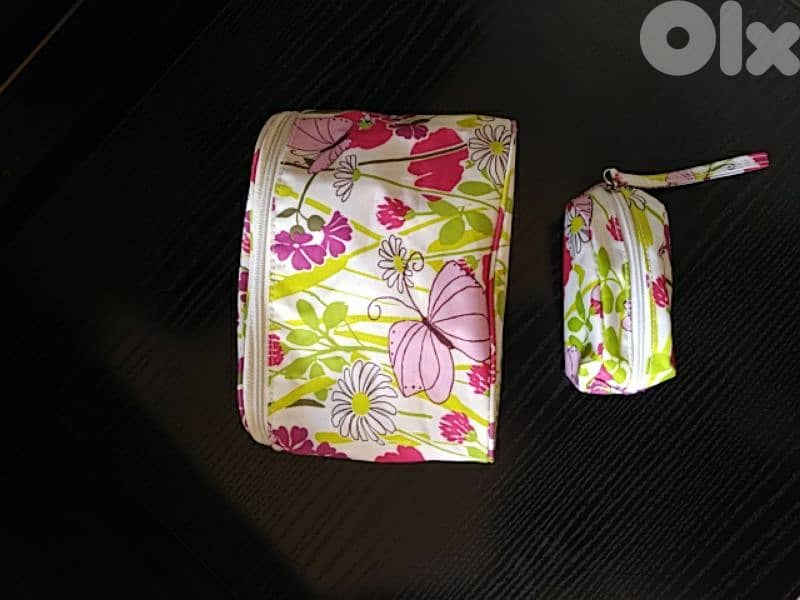 Make-up pouch bags (Clinique brand) - Not Negotiable 1