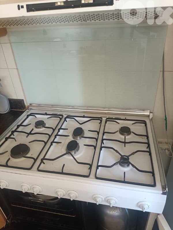 Ariston gas cooker and oven 1