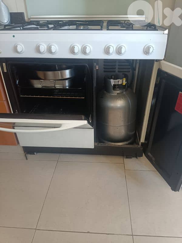 Ariston gas cooker and oven 2