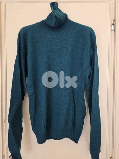 Wool Turtle neck  size Small from Europe