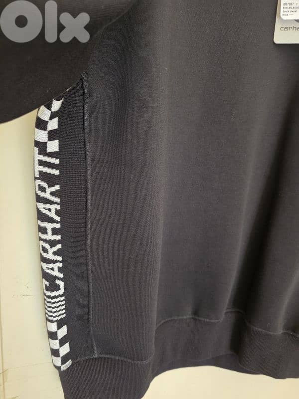 Carharatt sweater size Medium 2