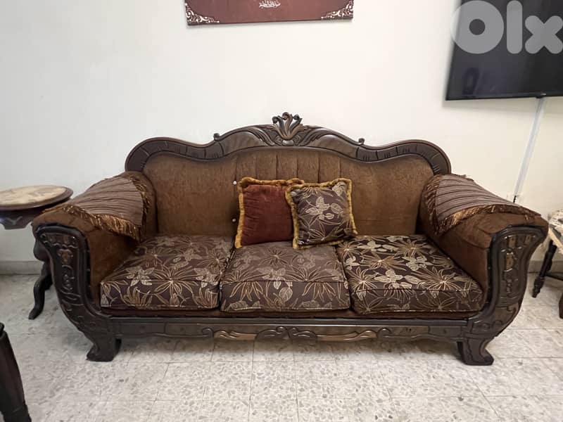 صالون  بحالة جيدة 0