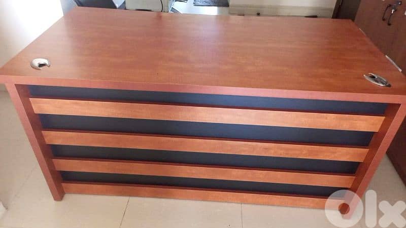 مكتب شبه جديد 80×160 0