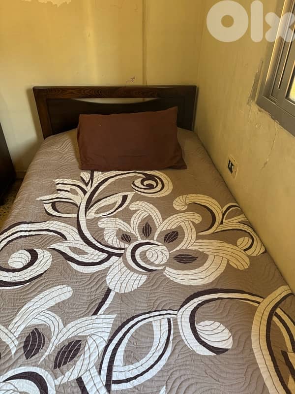 غرفة نوم  بدون خزانة مع فرش ب١٥٠$ 0