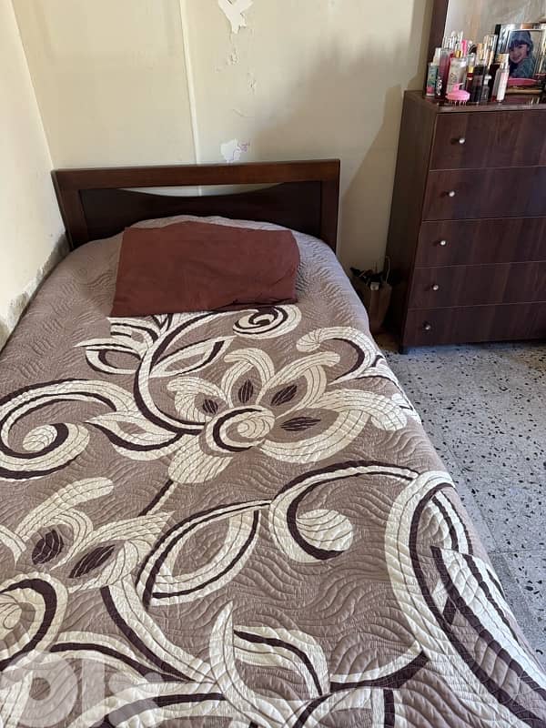 غرفة نوم  بدون خزانة مع فرش ب١٥٠$ 1