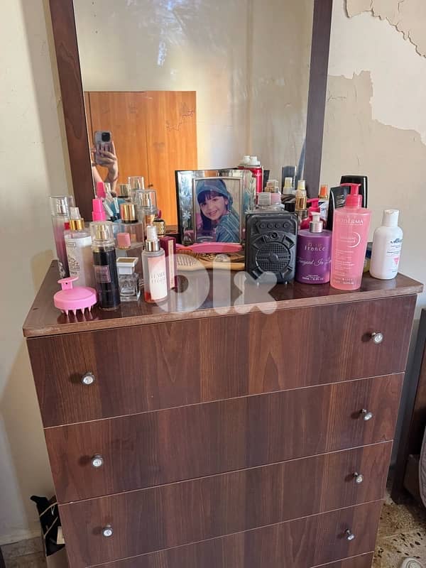 غرفة نوم  بدون خزانة مع فرش ب١٥٠$ 3