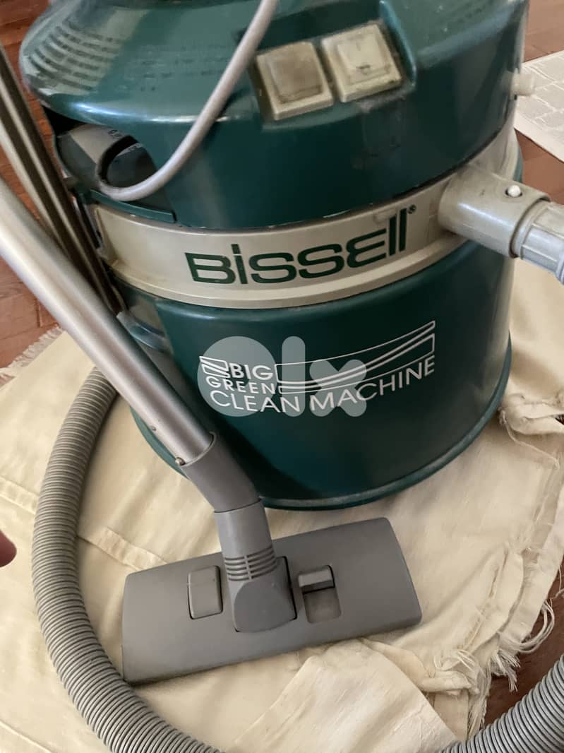 Bissel high quality vacuum cleaner, old model,  authentic USA brand 0