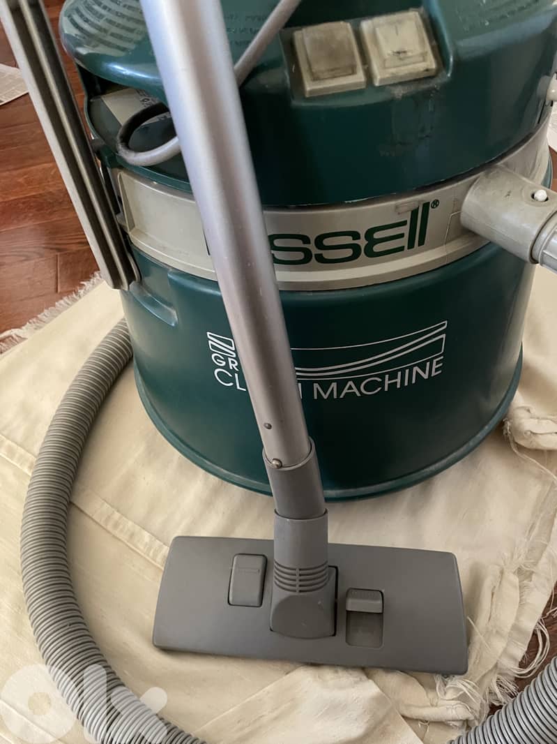 Bissel high quality vacuum cleaner, old model,  authentic USA brand 1