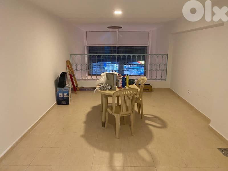 shop hazmieh for rent 0