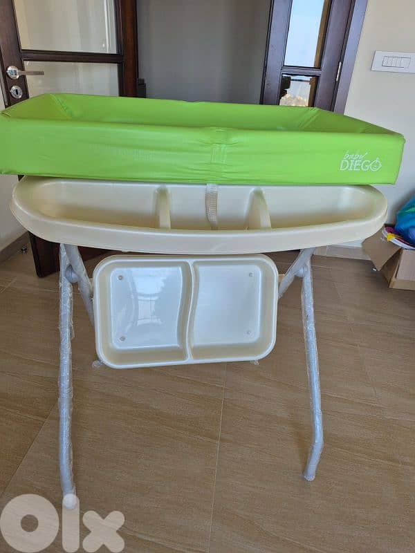 babies bath and changer combi 3