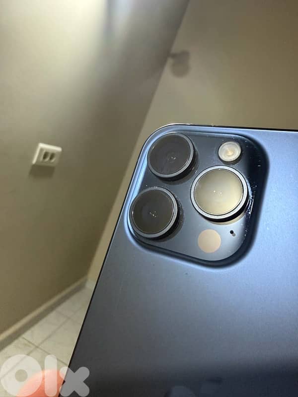 iPhone 15 Pro Max 256GB ESIM 5