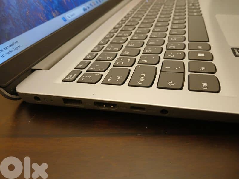 laptop lenovo ideapad1 8