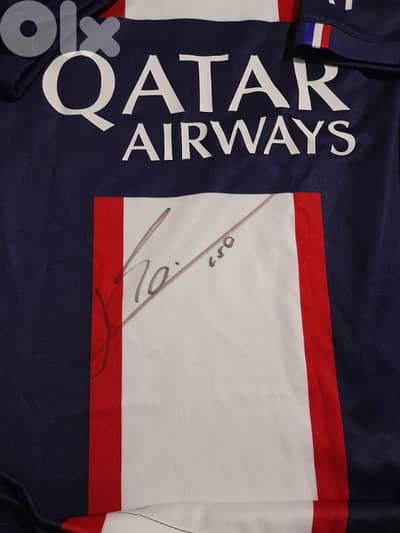 paris saint-German T-shirt signed by Messi