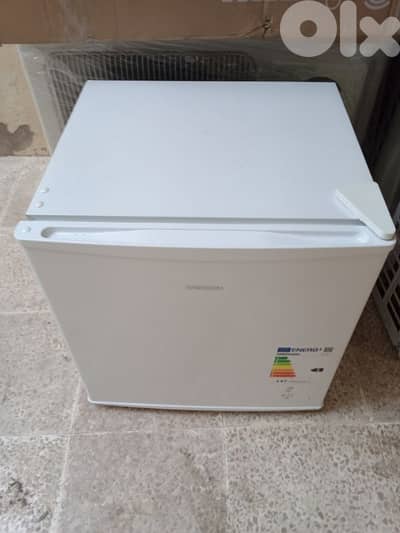 فريزر جديدي بعدها حجم ظغير يوجد توصيل لسعر ٧٥$