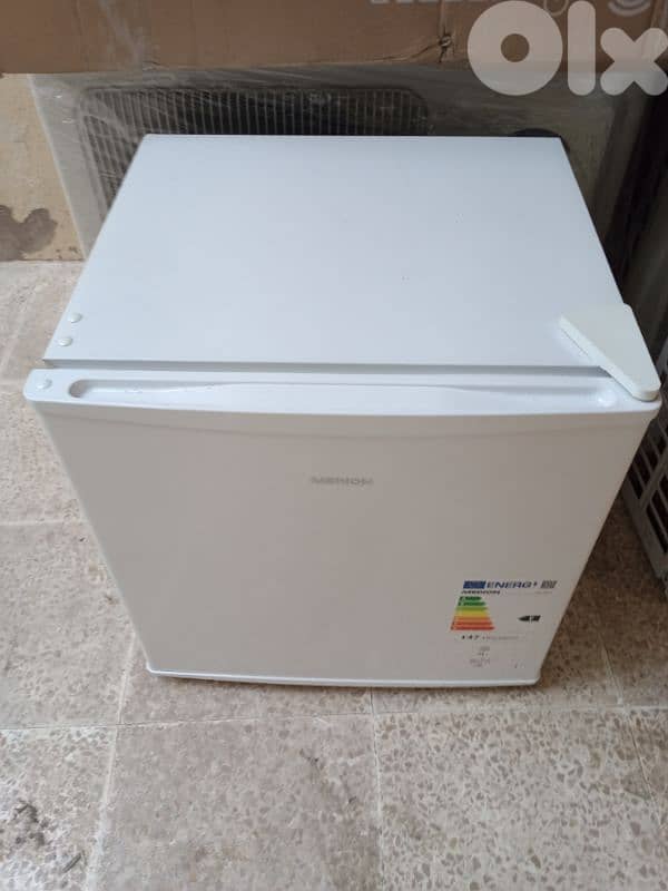 فريزر جديدي بعدها حجم ظغير يوجد توصيل لسعر ٧٥$ 0