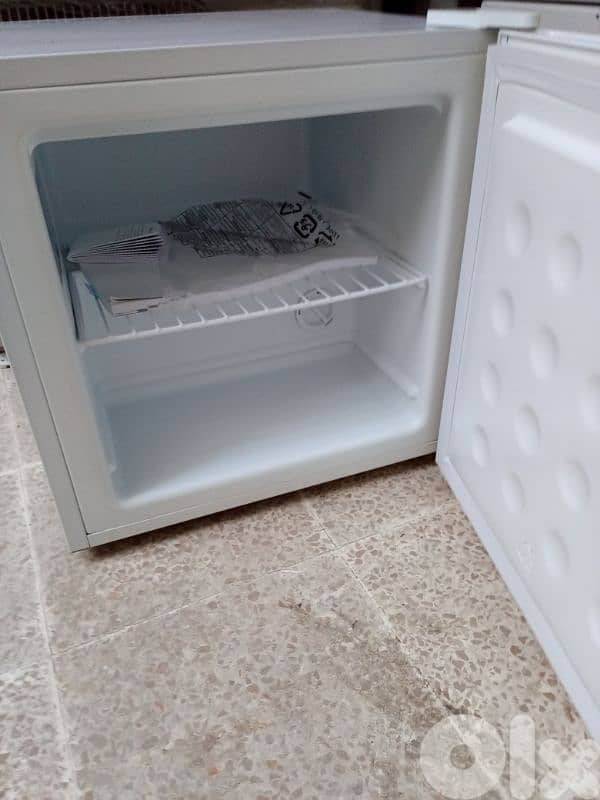 فريزر جديدي بعدها حجم ظغير يوجد توصيل لسعر ٧٥$ 1