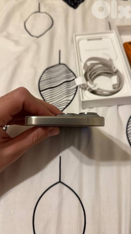 Iphone 15 pro 256gb natural titanium 9