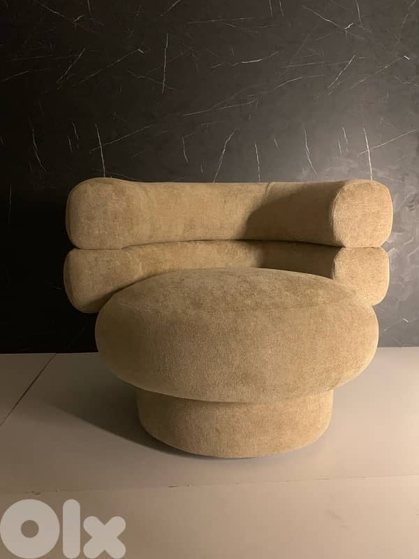 Rolland Armchair 2