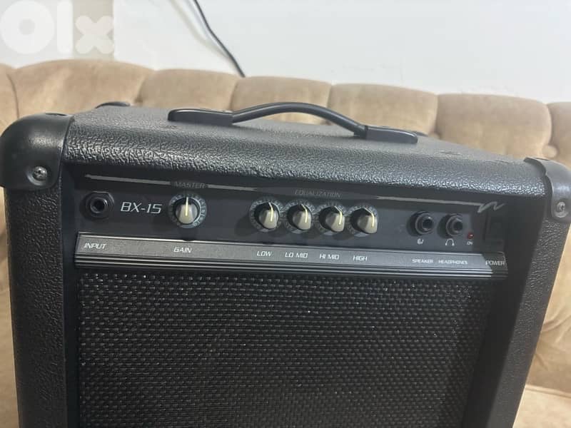 Crate bass guitar amp 1