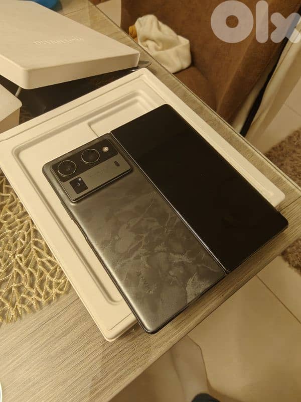 tecno phantom v fold 2 1