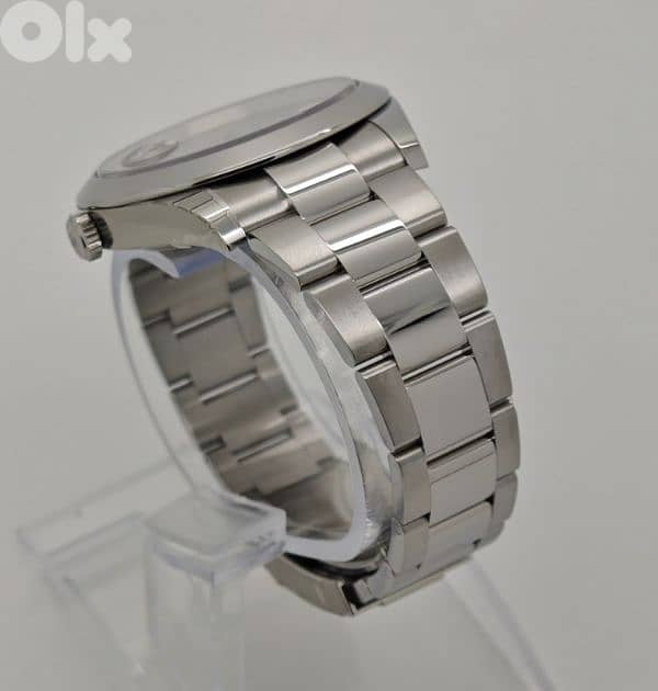 Rolex Datejust 41 – Grey Dial with Green Roman Numerals. 4