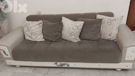 صالون جلد وقماش بحالة ممتازة