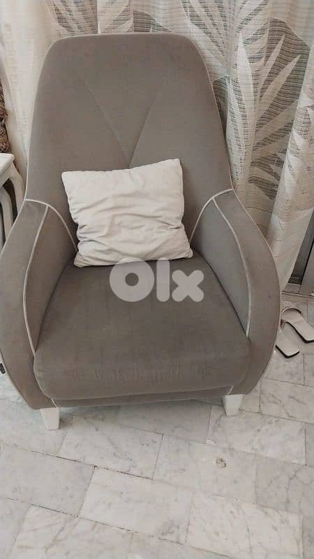 صالون جلد وقماش بحالة ممتازة 2