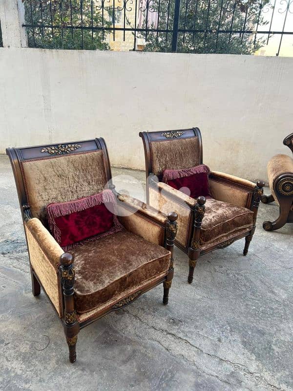 طقم كنبايات حفر ملكي خشب زان اربع قطع وطاولة 5