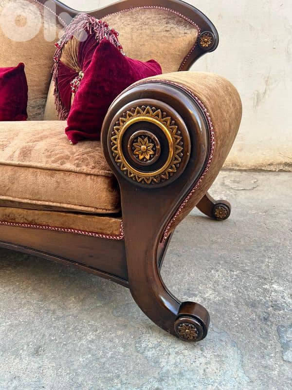 طقم كنبايات حفر ملكي خشب زان اربع قطع وطاولة 7