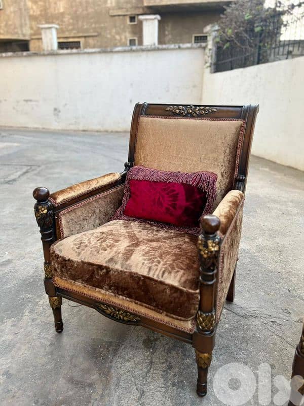 طقم كنبايات حفر ملكي خشب زان اربع قطع وطاولة 9