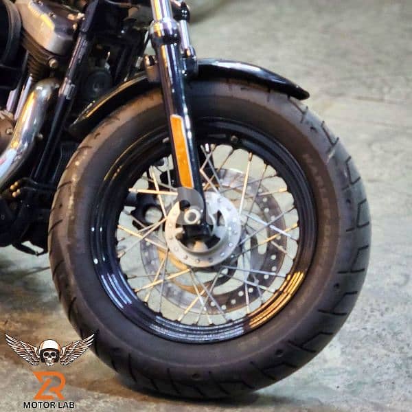 Harley Davidson 48, excellent condition, special color 3