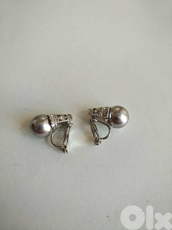 Globe strass pearl earrings - Not Negotiable 0