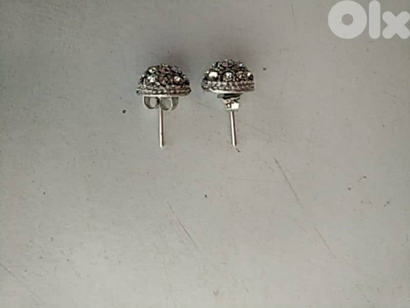 Round strass earrings - Not Negotiable 1