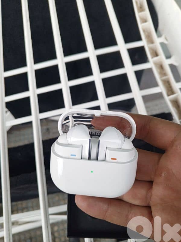 samsung airbuds 3 pro 1