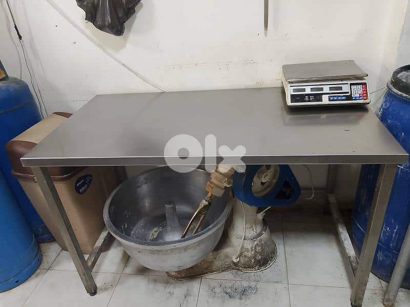 فرن مناقيش للبيع 03284983 3