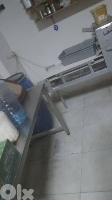 فرن مناقيش للبيع 03284983 6