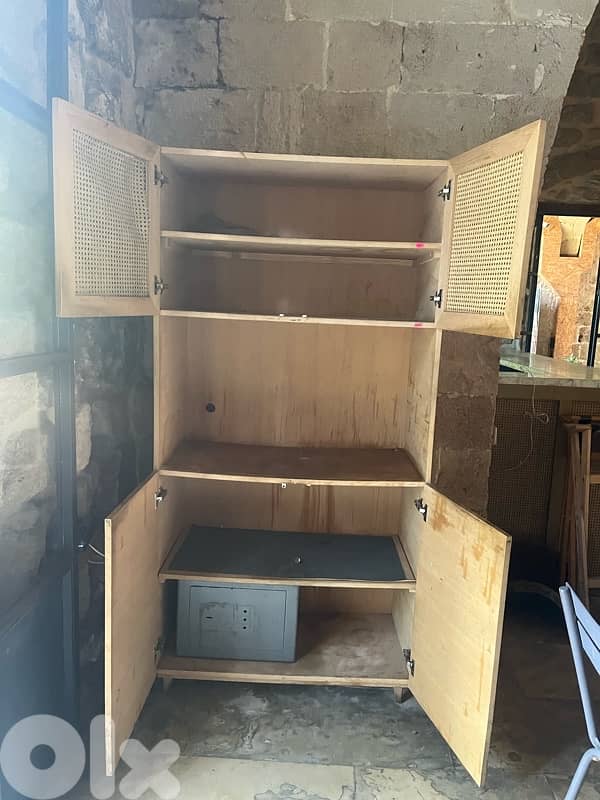 closet خزانة 1